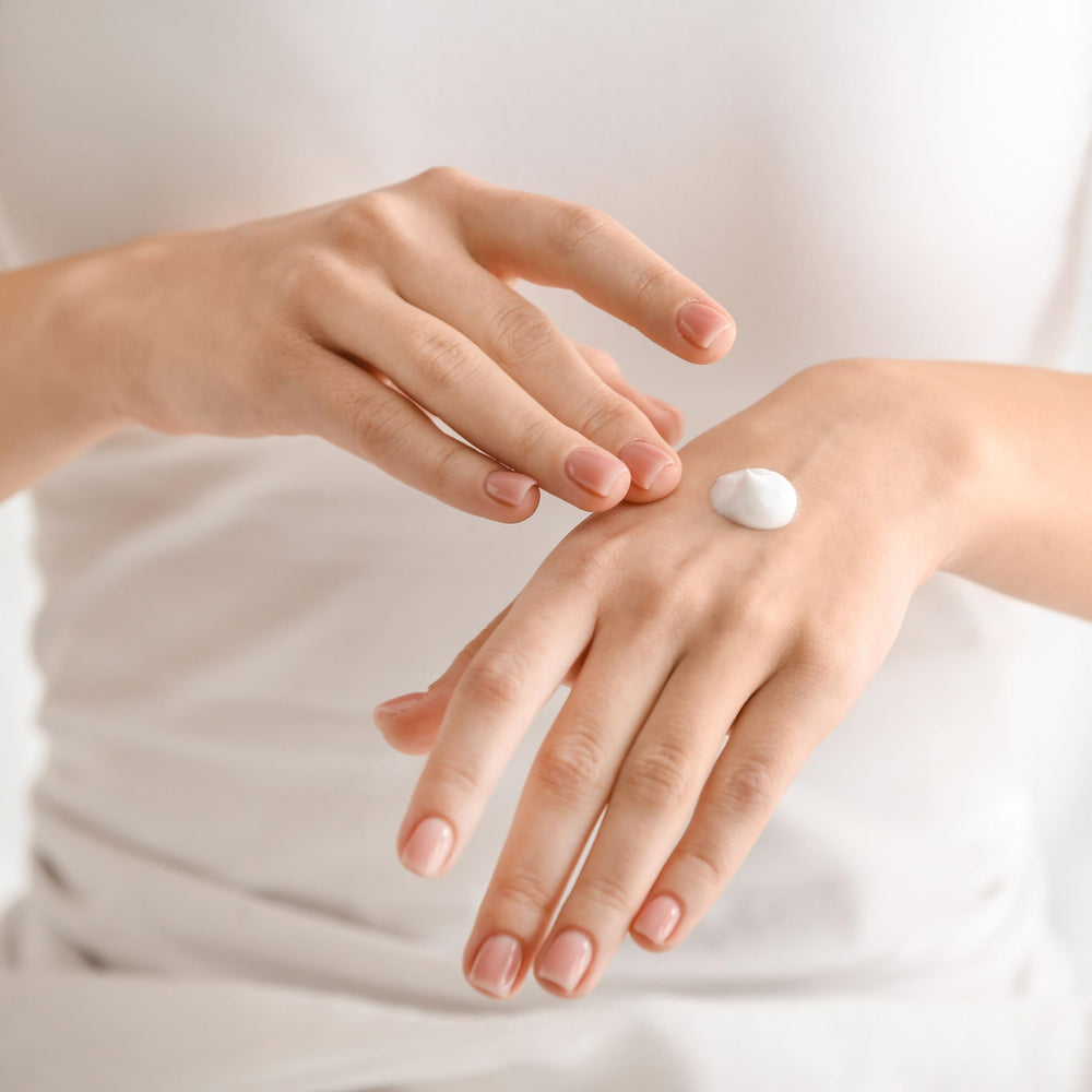 Dionis tubes held in hand, easy-to-carry travel convenience and quick use