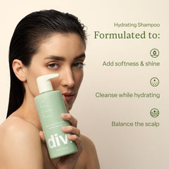 Divi bottle label closeup highlighting hydrating ingredients and plant-based benefits
