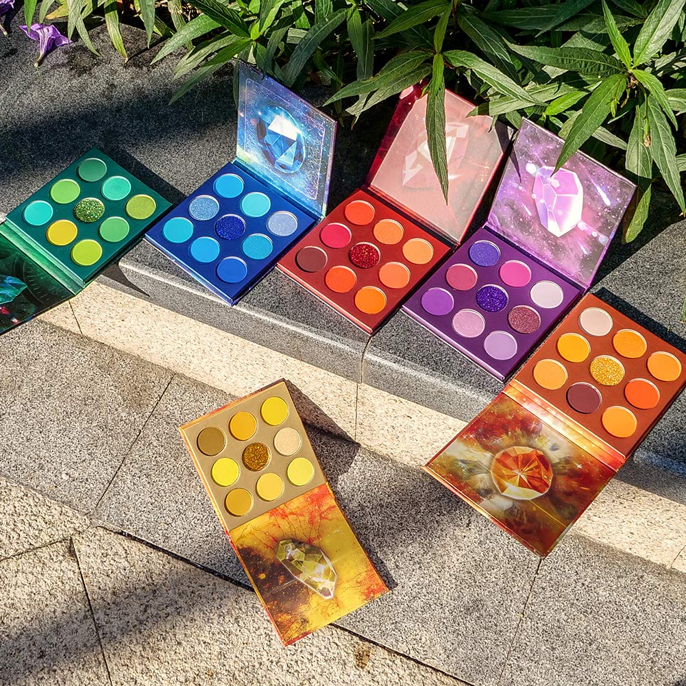 docolor palette staged with brushes to illustrate professional application