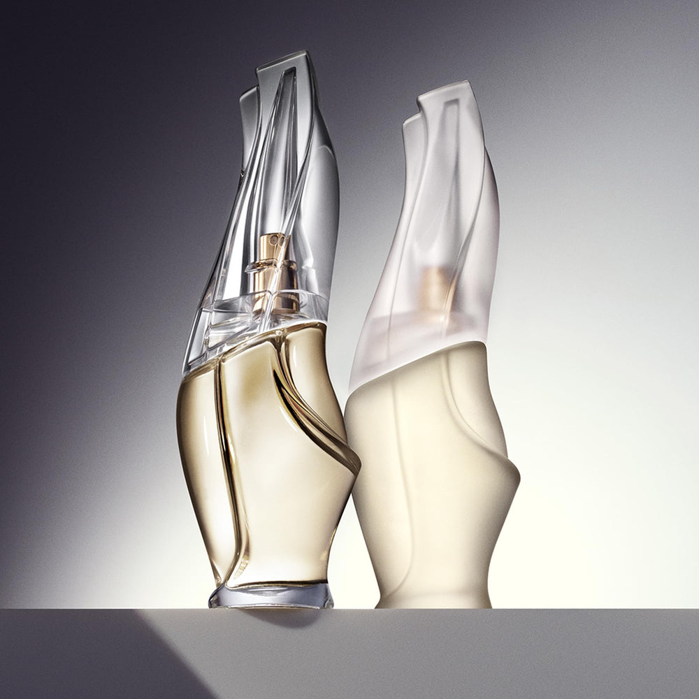 Donna Karan Cashmere Mist ingredient notes card highlighting fragrant key notes