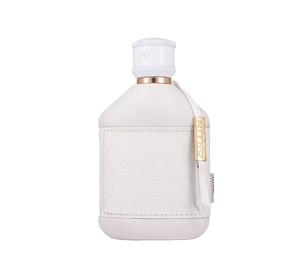 Dumont Nitro White in hand lifestyle shot conveying everyday freshness and travel-ready size
