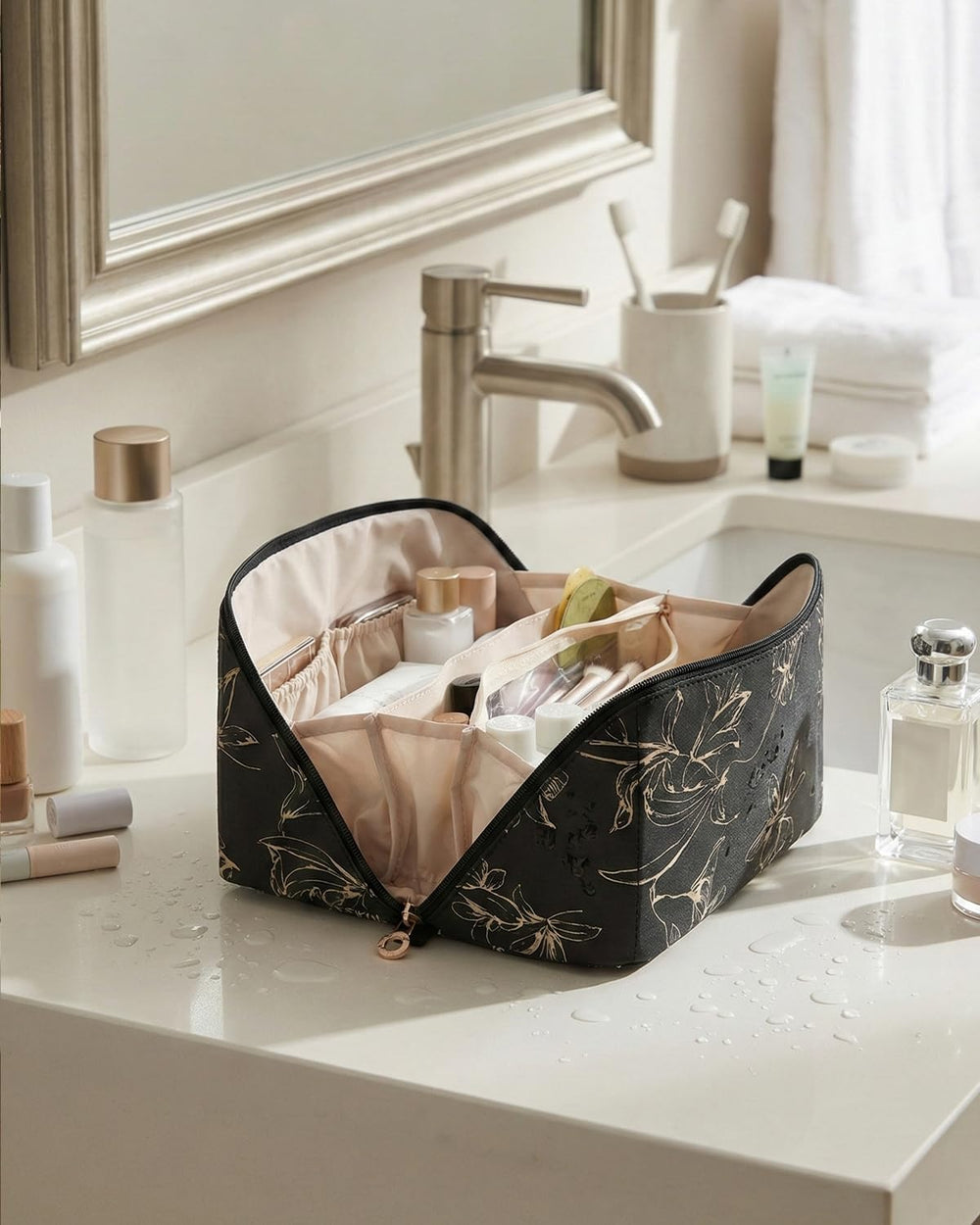 EACHY inflatable padding interior protecting cosmetics during travel