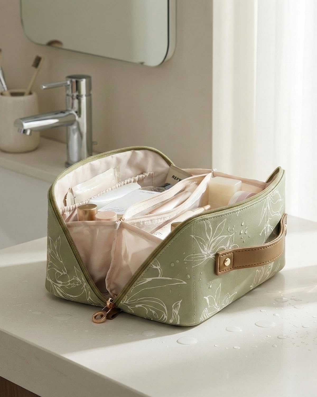 EACHY bag beside toiletries to show medium size and travel capacity
