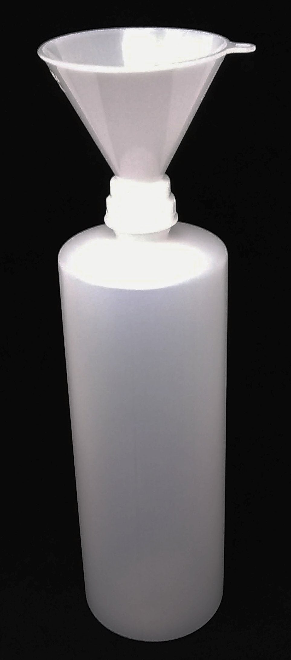 Earth's Essentials close-up of pump head highlighting smooth dispensing
