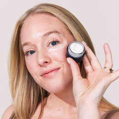 Eight Saints dispenser detail highlighting controlled application and hygienic dosing benefit