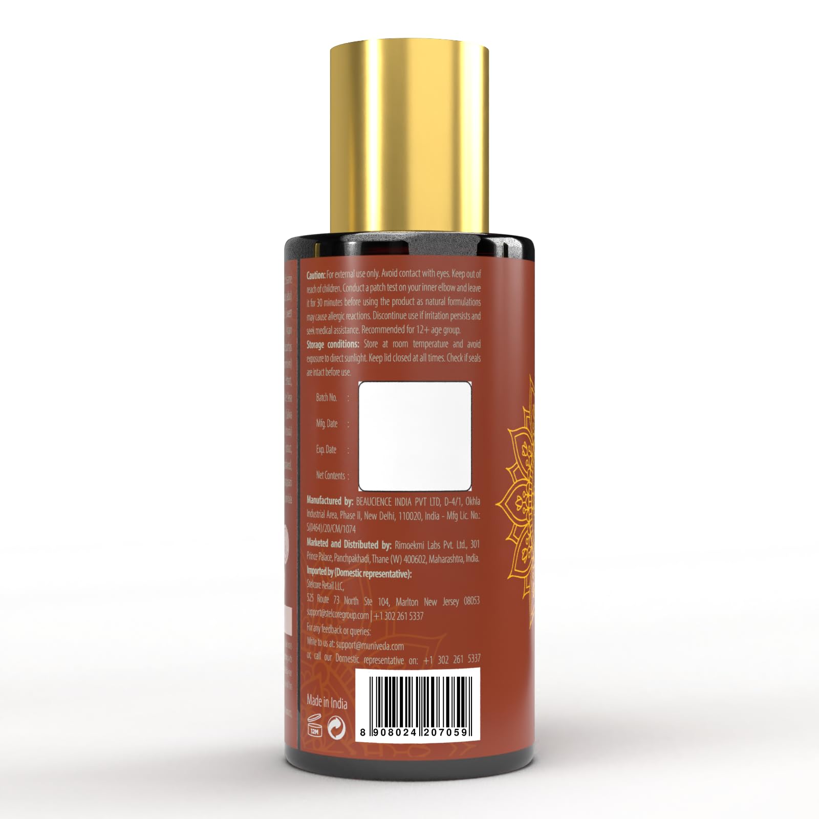 EKMIVEDA size comparison in hand illustrating 2.37 fl oz travel-friendly bottle