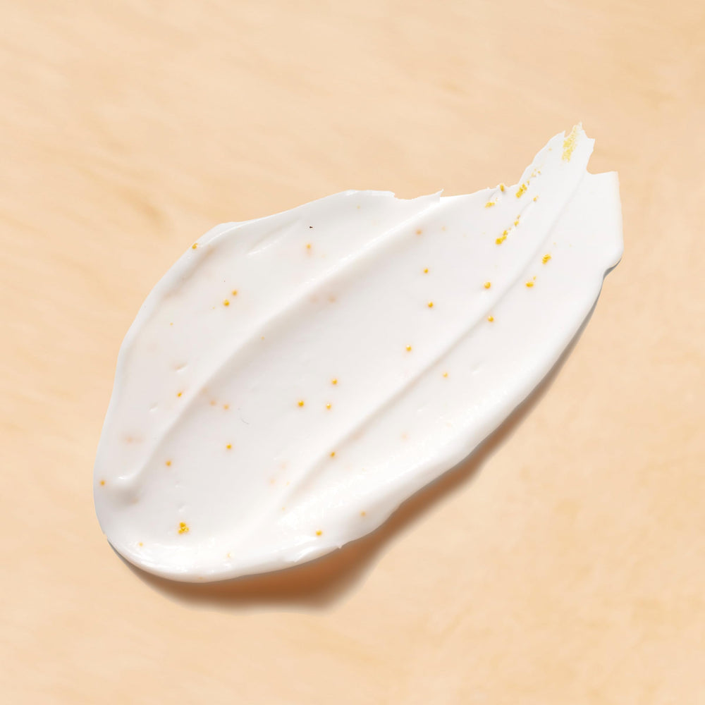 Elizabeth Arden close-up cream texture showing rich hydration benefit