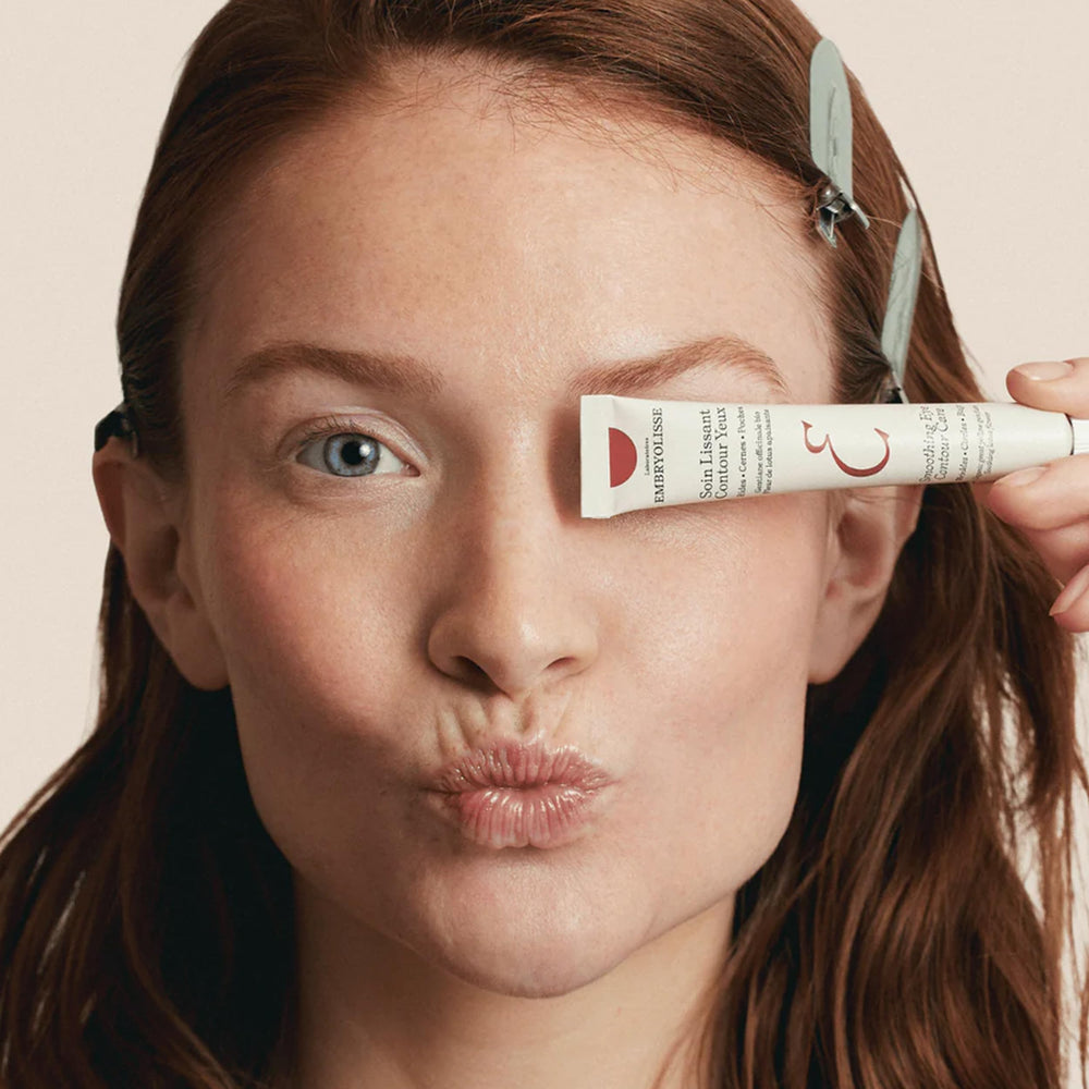 Embryolisse application demonstration tapping cream under eye for smoothing