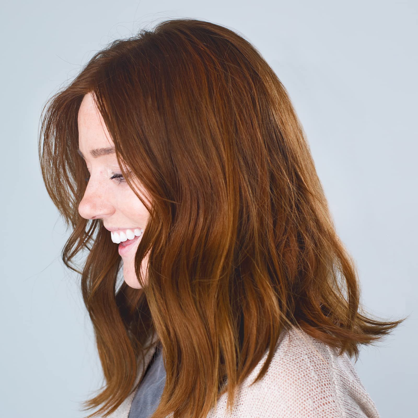 eSalon mixed color cream and developer demonstrating smooth consistency and even coverage