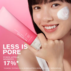 Estée Lauder foam texture close-up highlighting gentle cleansing action
