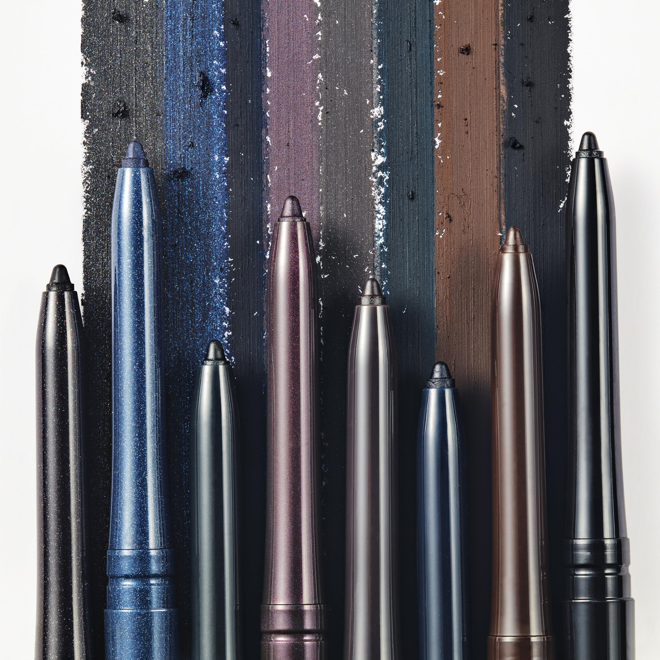 Estée Lauder pencil in use on eye demonstrating precise definition benefit
