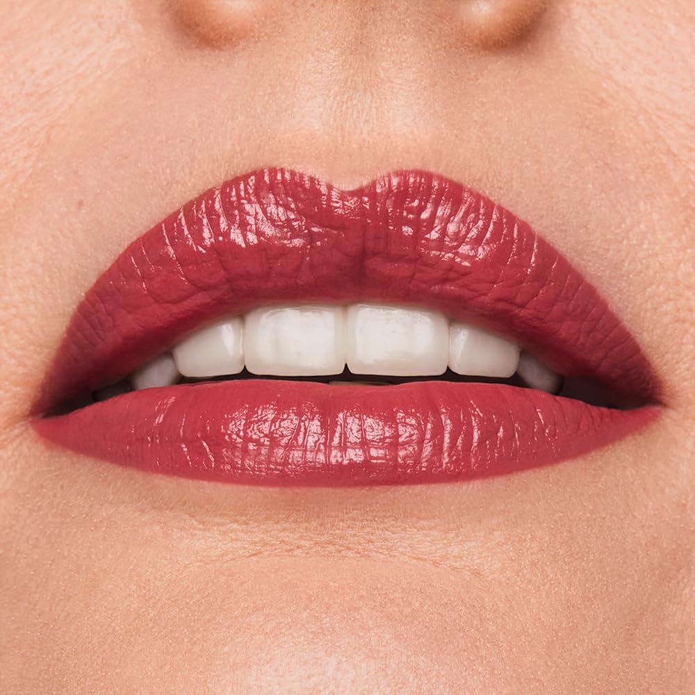 Estée Lauder on model wearing Rebellious Rose, flattering shade enhancing lip shape
