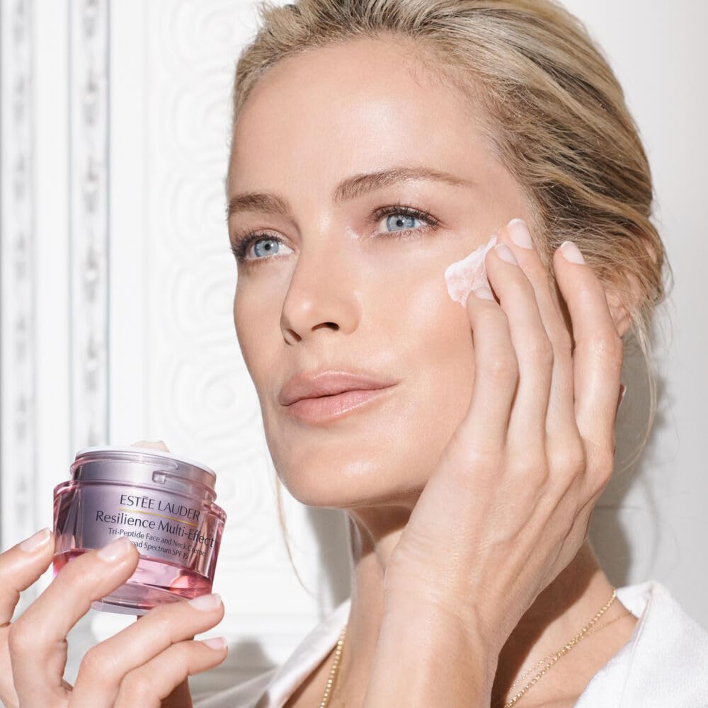 Estée Lauder texture closeup illustrating creamy consistency and quick absorption benefit