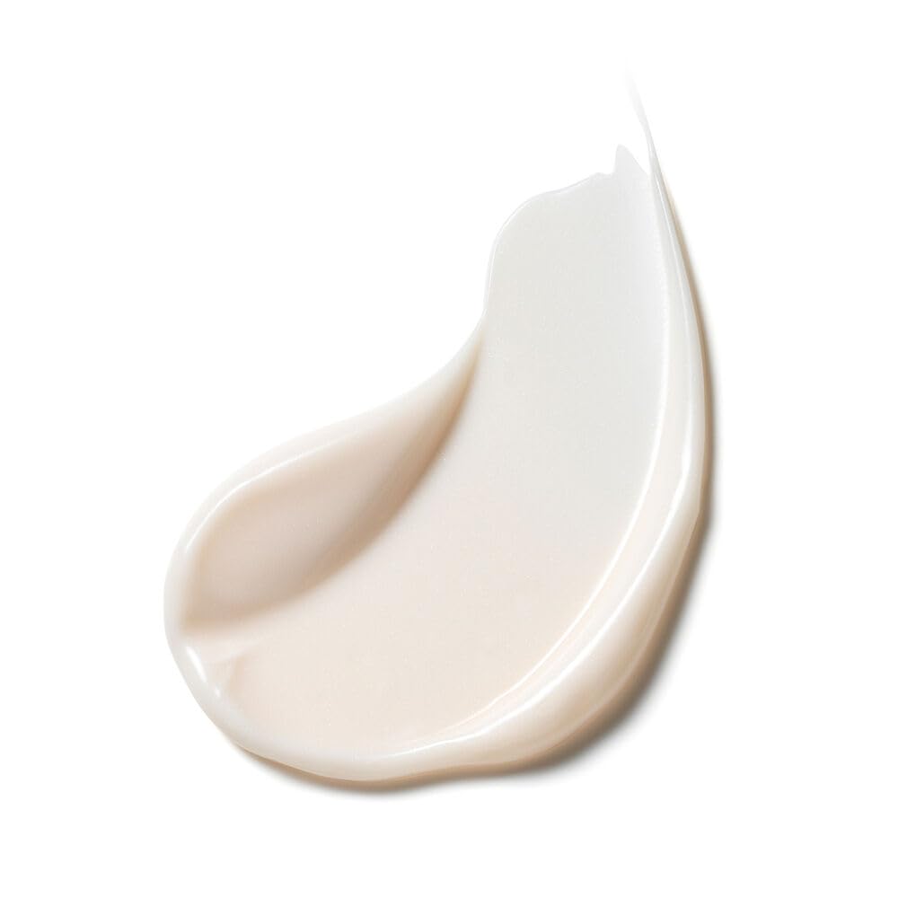 Estée Lauder texture close-up revealing rich balm consistency for smooth application