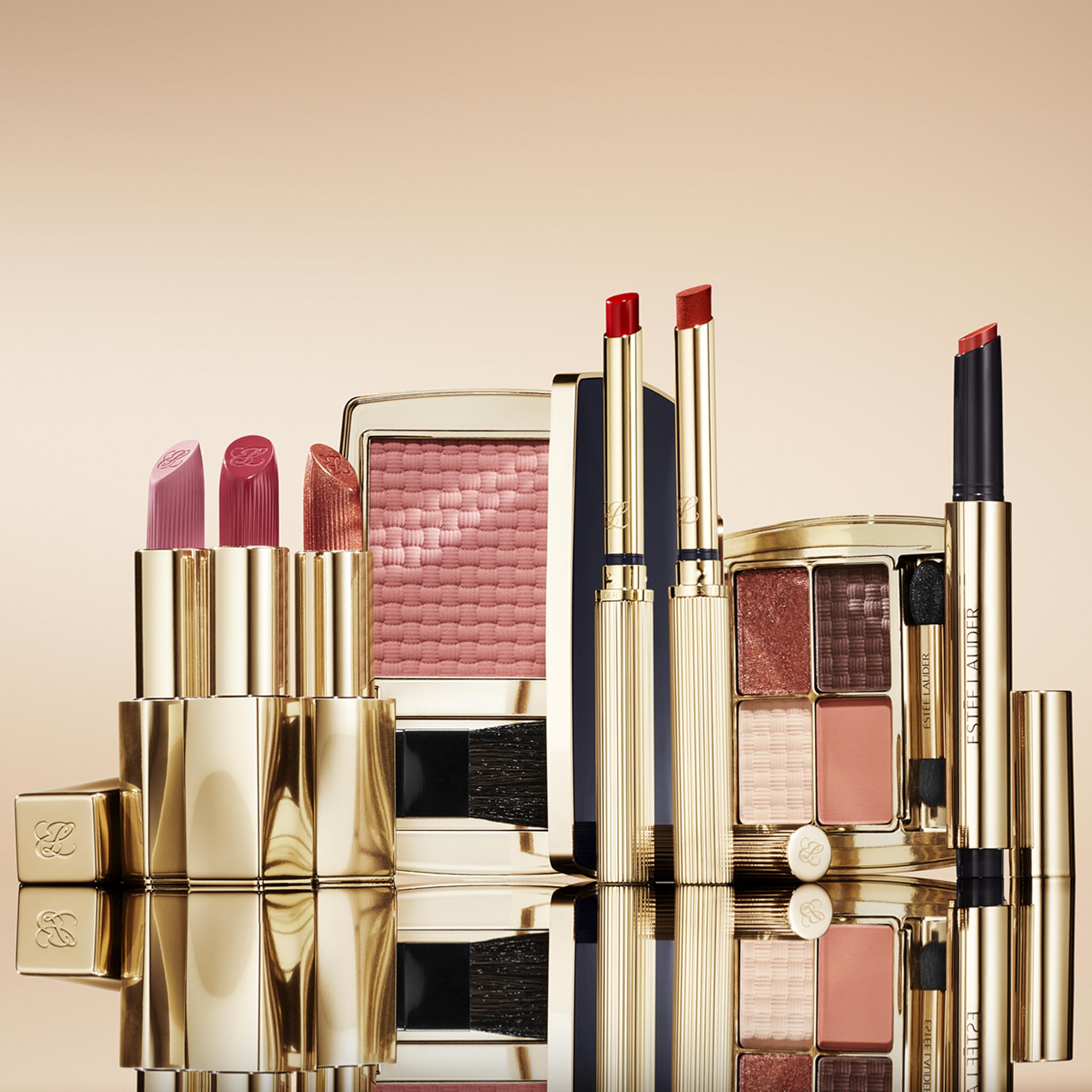 Estée Lauder palette styled on vanity showing versatile looks and lifestyle benefit