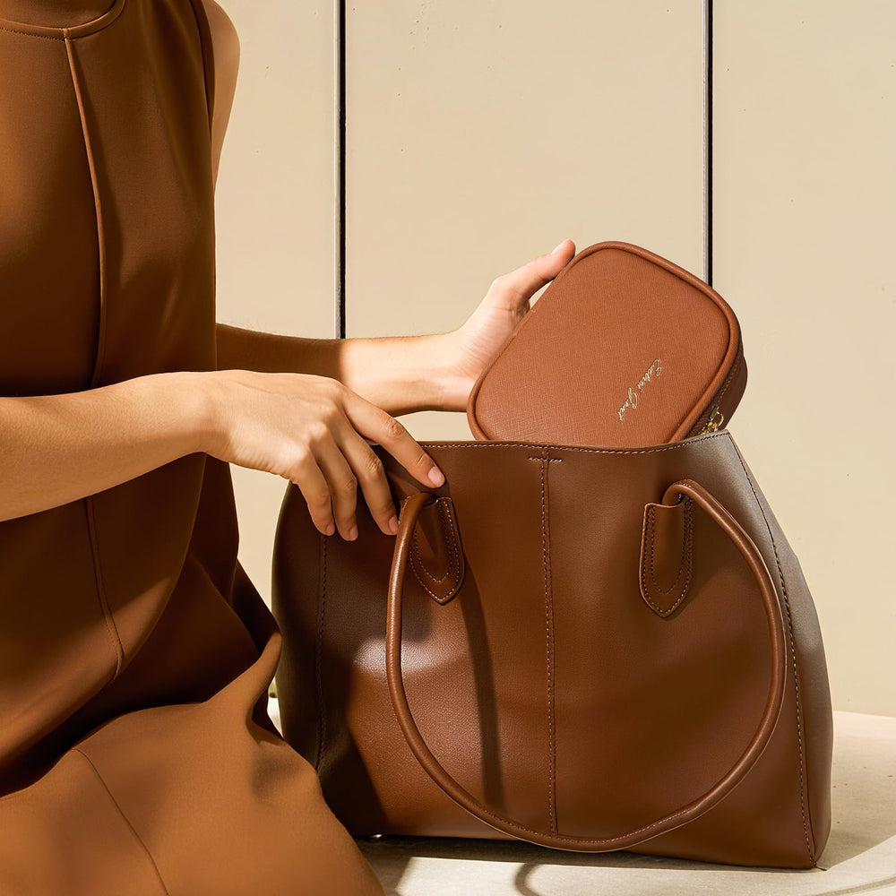 Extrei Gent open bag displaying organized interior showing tidy storage benefit