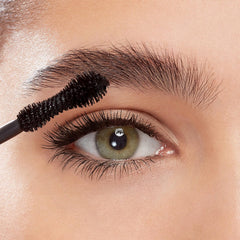 Eyeko mascara applied on lashes demonstrating curl and volumizing effect