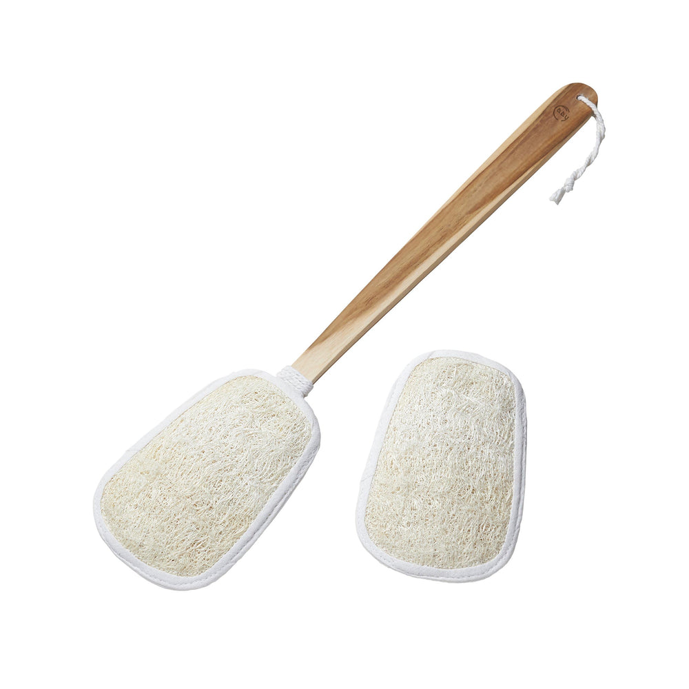 FAAY front view showing wooden handle and attached loofah pad for full-back reach