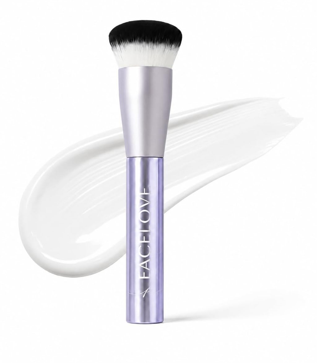 FACELOVE foundation brush front view showing ergonomic shape and easy handling benefit