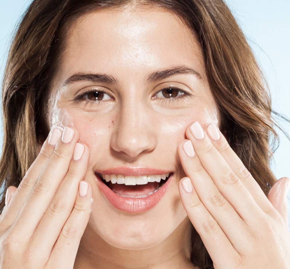 FarmHouse Fresh kale water moisturizer lightweight gel texture demonstrating fast absorption