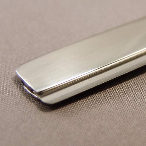 Feather used blade locked in cartridge for safe disposal and reduced risk