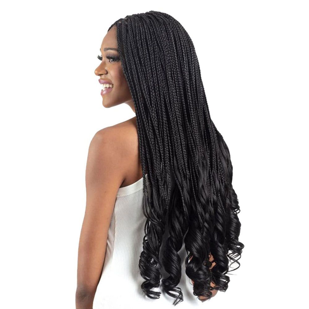 FREETRESS BRAIDS installed knotless style demonstrating smooth blend and reduced scalp tension