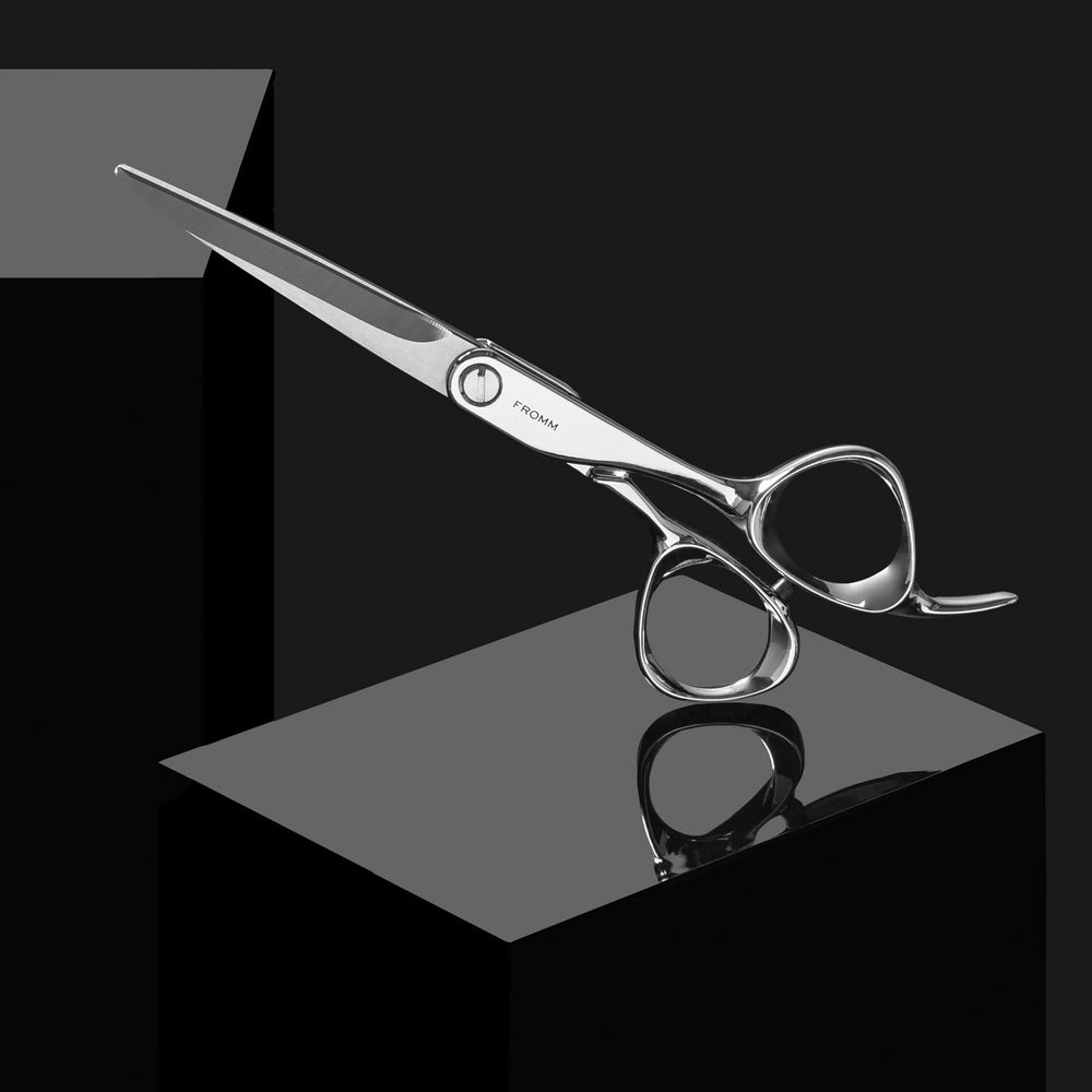 Fromm Explore in-use salon scene demonstrating seamless texturizing on wet hair