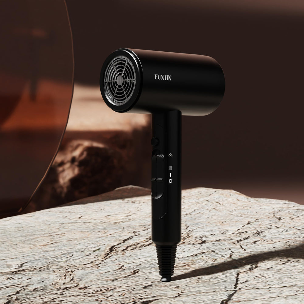 FUNTIN concentrator nozzle directing airflow for precise styling and smooth results
