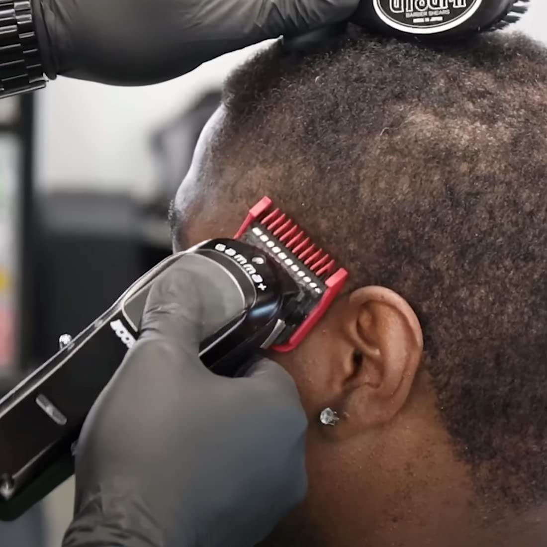 GAMMA+ guards at a barber station showing fast guard changes benefit