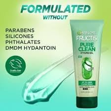 Garnier Fructis styling gel on short hair for defined, no-flake hold