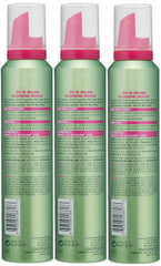 Garnier Fructis close-up of mousse being dispensed demonstrating easy application and lift