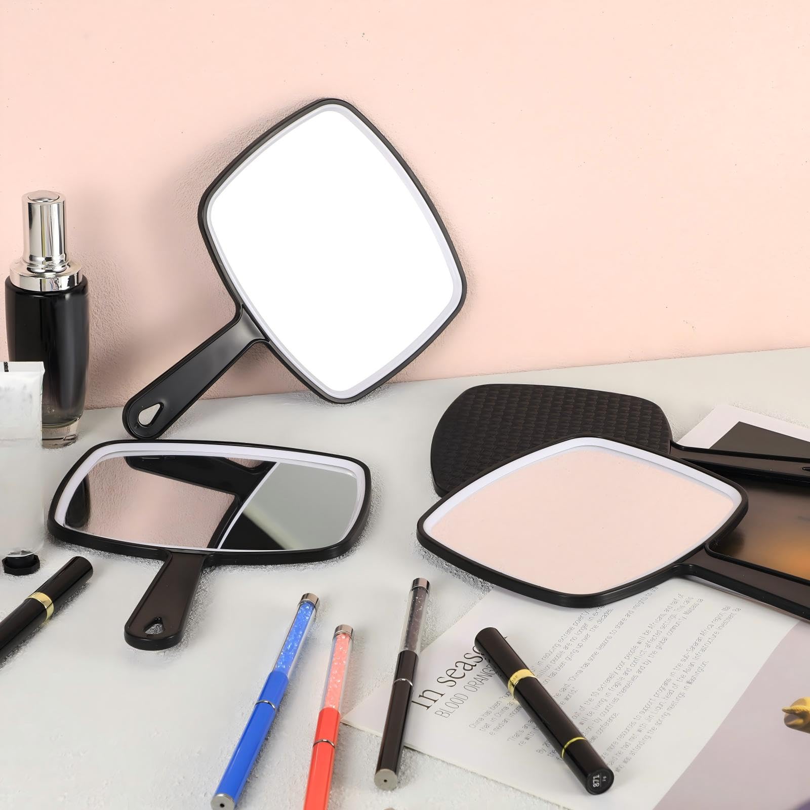 Geetery mirror next to a ruler showing 17 x 24 cm size for accurate face viewing