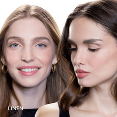 Gen See dual-ended brush detail highlighting vegan bristles for seamless blending