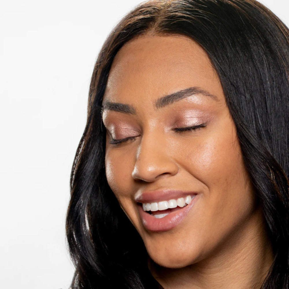 Gen See lifestyle glam shot on model illustrating long-lasting metallic impact
