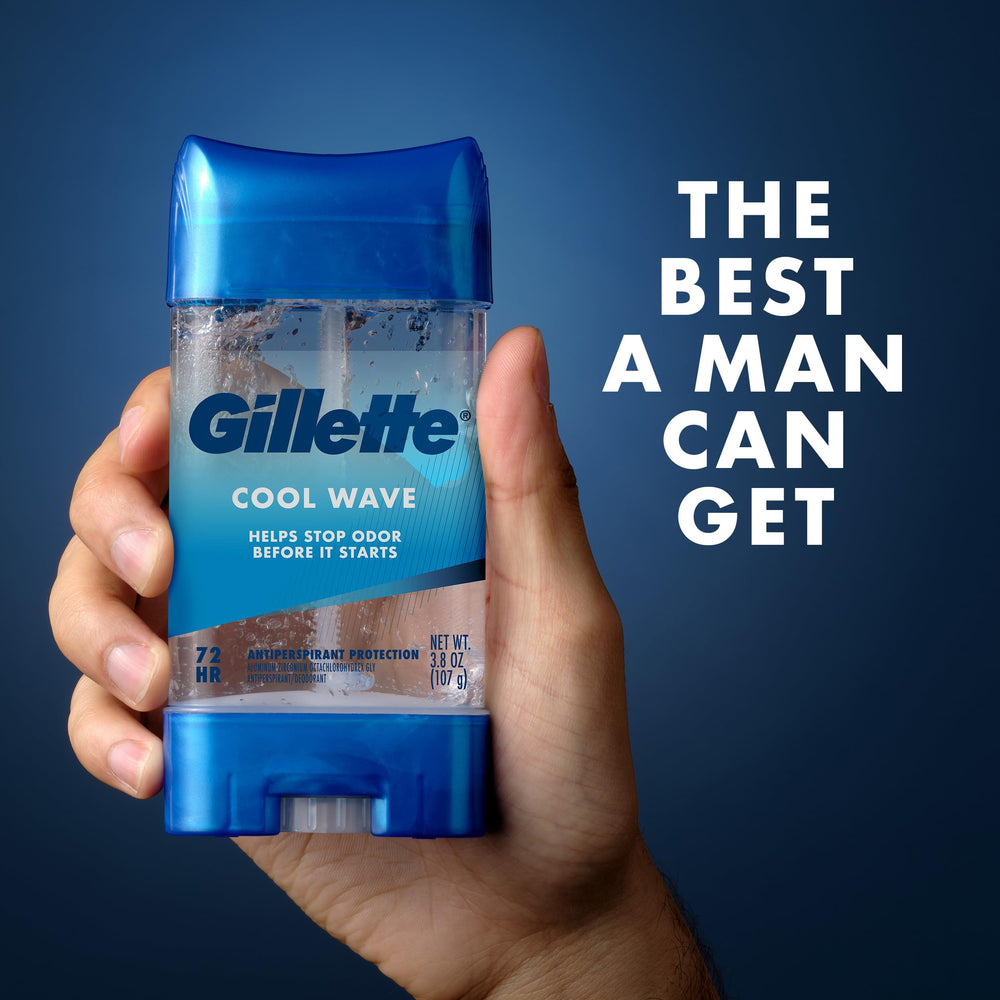 Man applying Gillette clear gel after workout for reliable odor protection