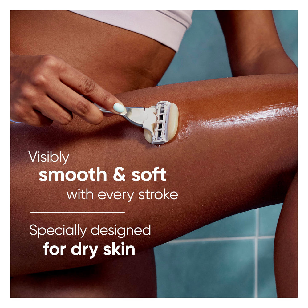 Gillette Venus detailed view of built-in moisture bars with argan oil for hydration
