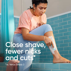 Gillette Venus single razor handle with soft grip for secure control