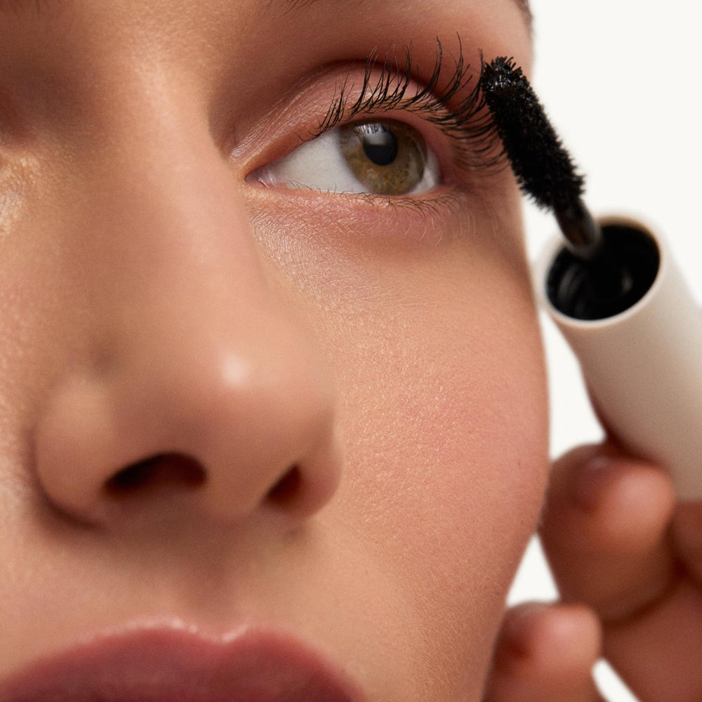 goop Featherlash ingredients panel highlighting peptides and microalgae