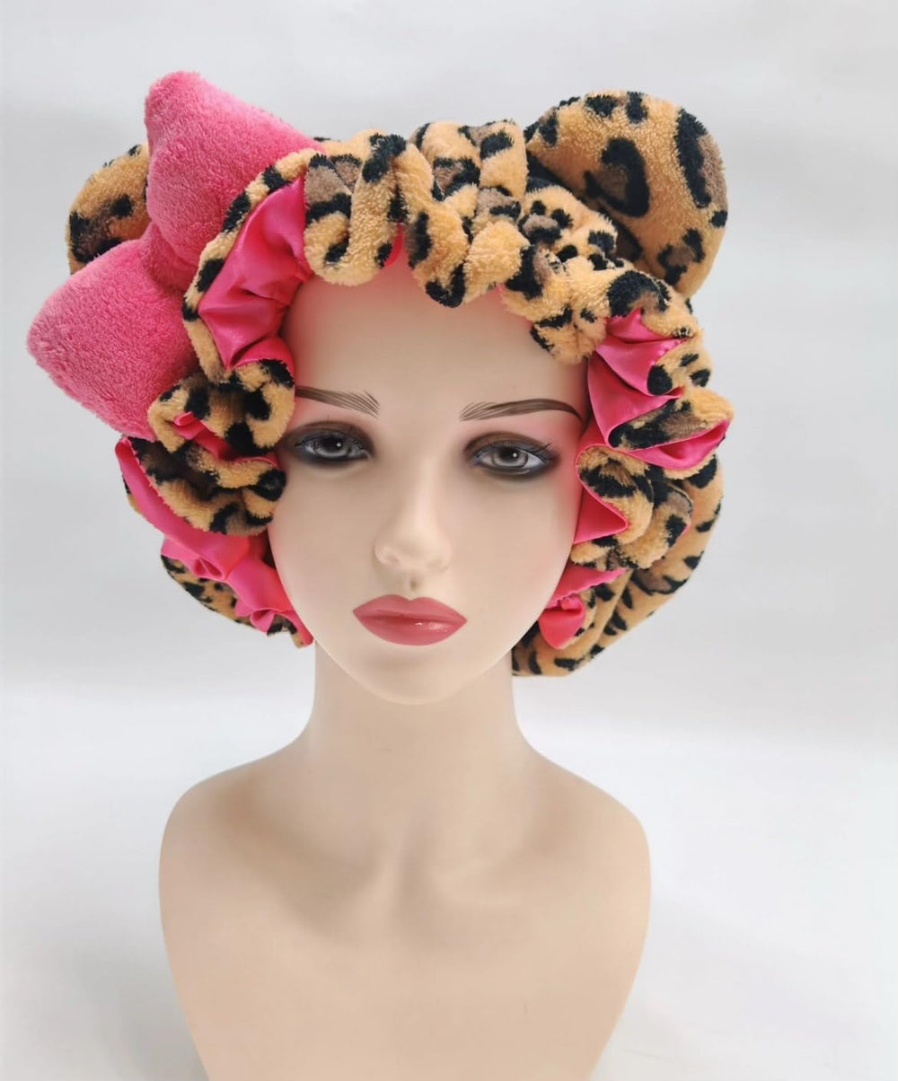 Grabitly close-up of pink satin lining preserving hair moisture and reducing frizz