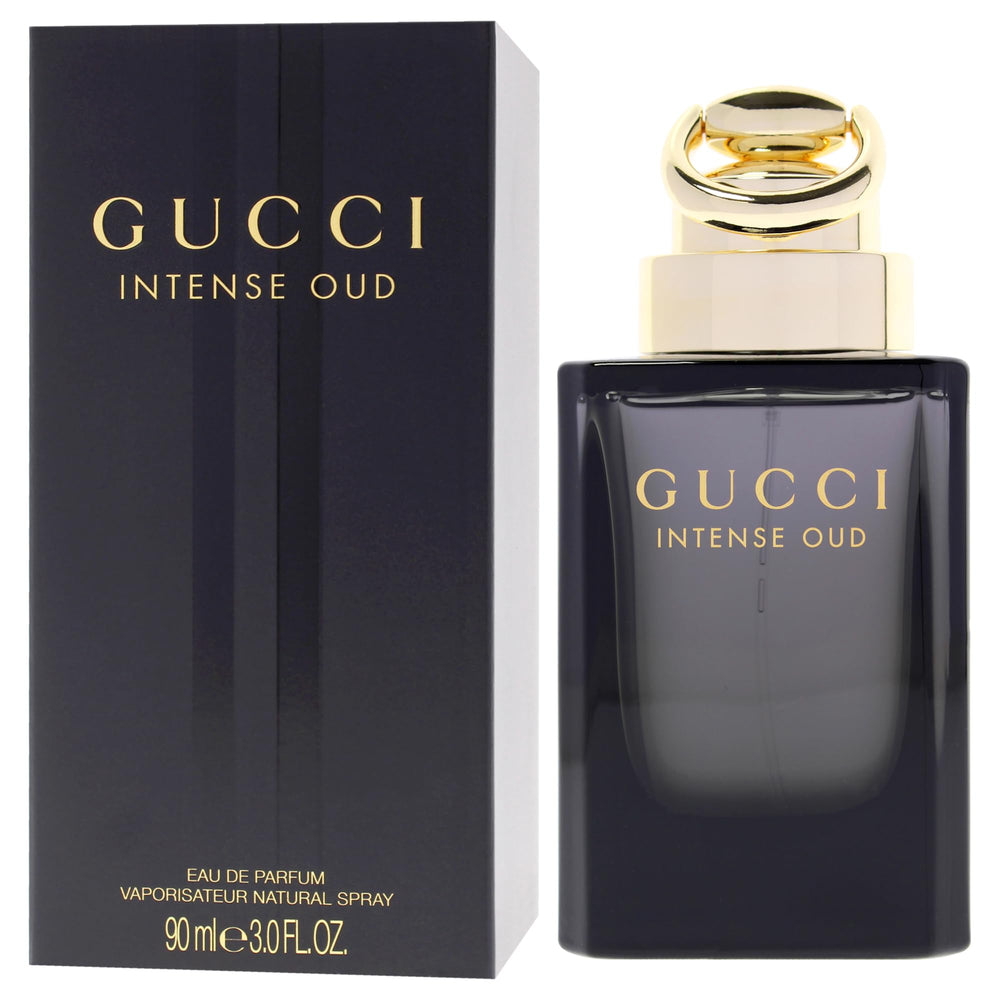 Gucci Intense Oud close-up atomizer focusing on nozzle, ensures precise misting