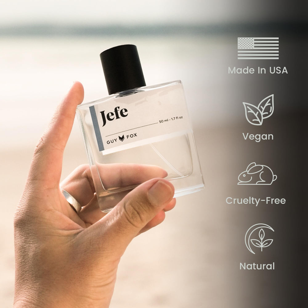 GUY FOX Jefe fine spray mist in air illustrating long-lasting light diffusion