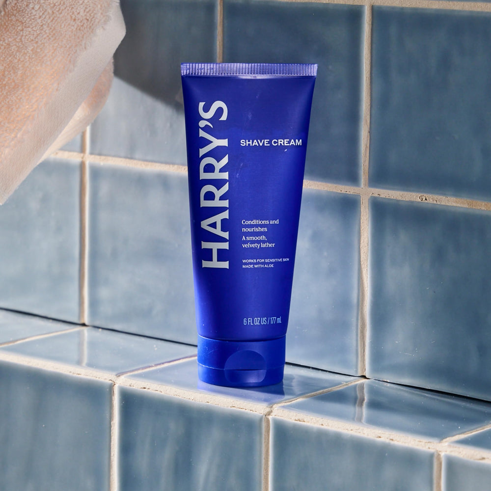 Harry's tube label close-up showing scent and clean ingredient benefits