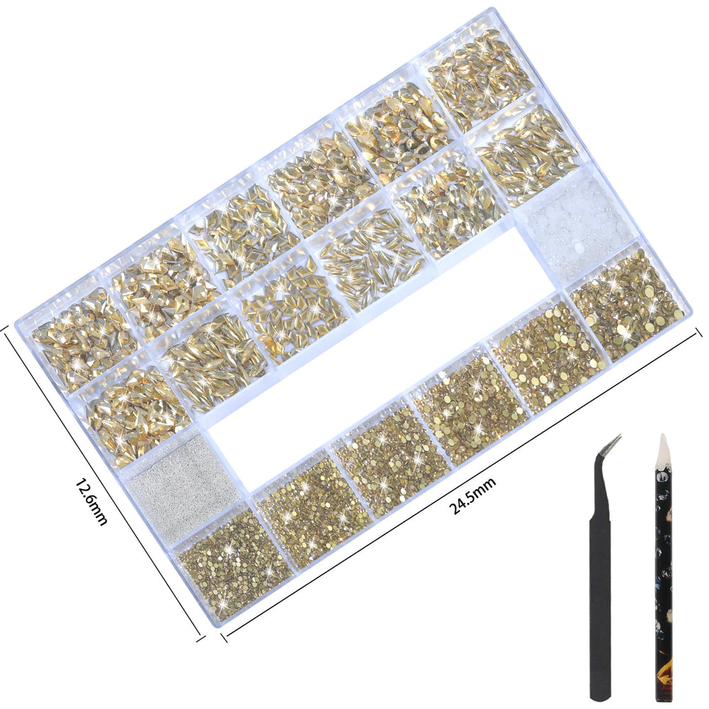 HNUIX rhinestones applied on manicure to show finished sparkle and 3D visual impact