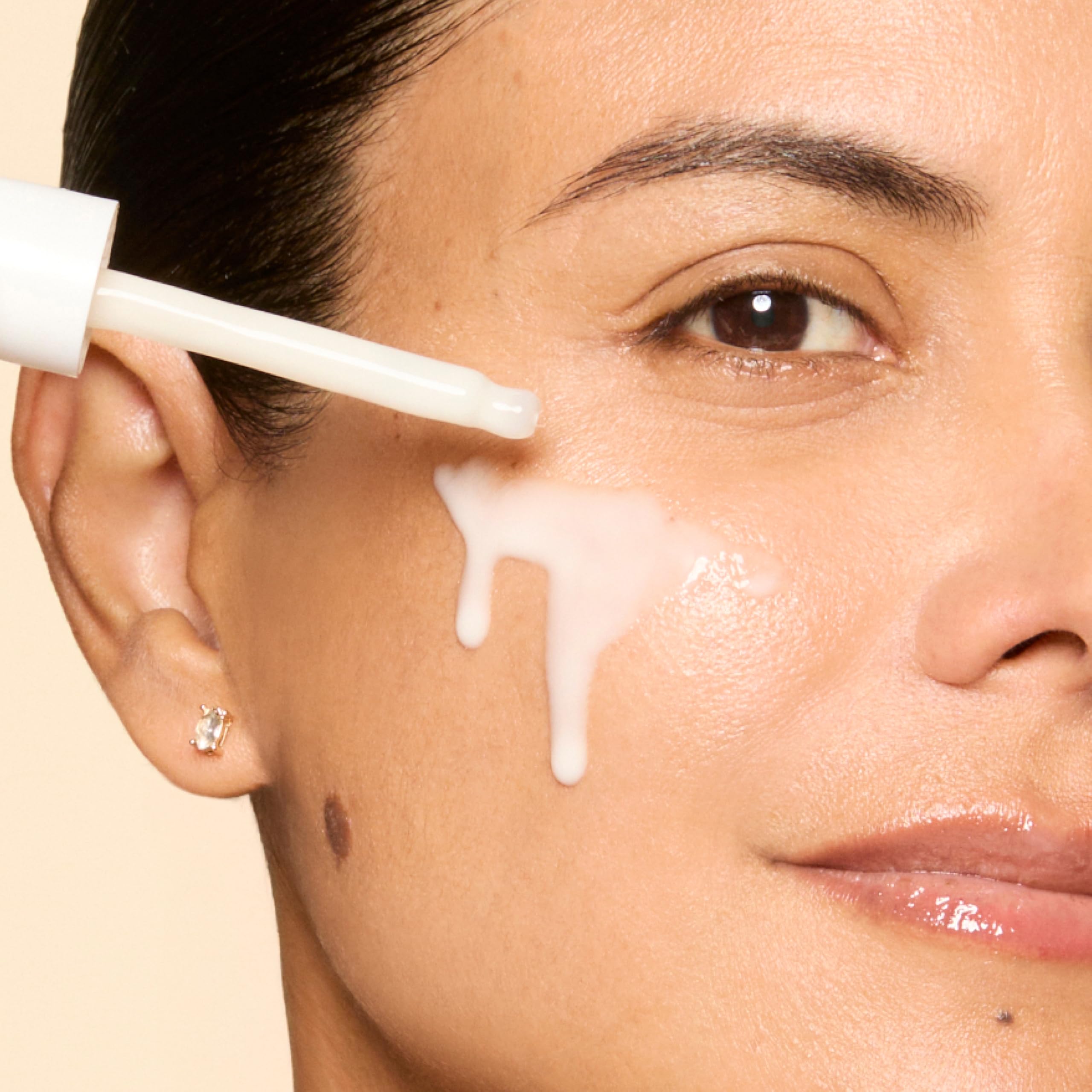 Honest Beauty with kiwi seed visual, kiwi seed oil supports barrier benefit