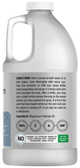 Close-up of Horbäach oil pouring to show texture and easy dispensing benefit