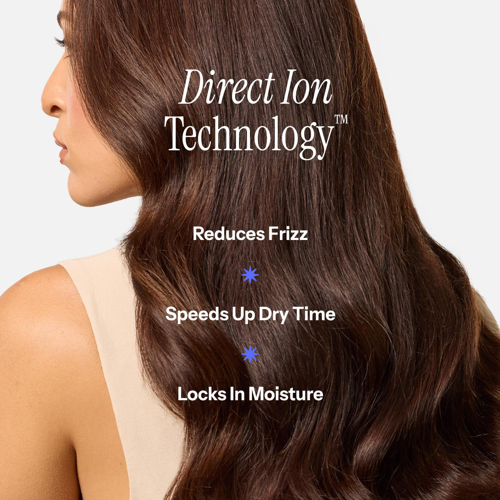 Hot Tools styling pik close-up detangling thick hair while drying