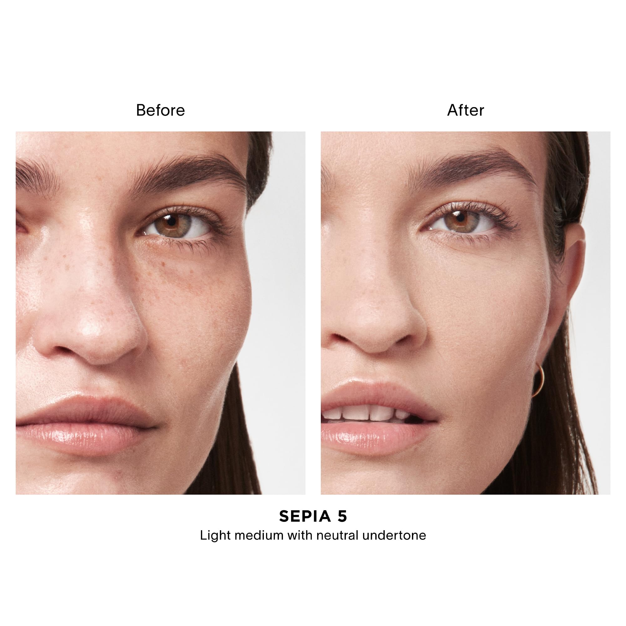 HOURGLASS applicator swipe on skin demonstrating quick, seamless coverage