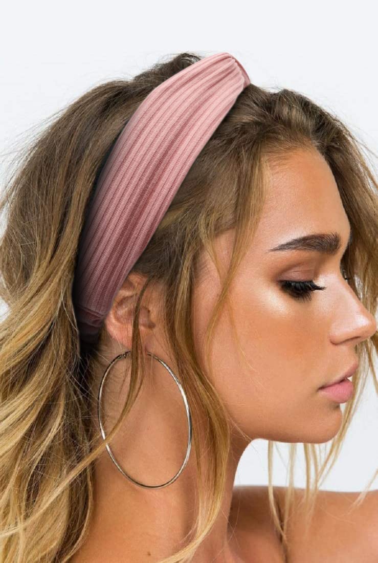 Huachi close-up ribbed knit texture highlighting soft stretch and non-slip grip