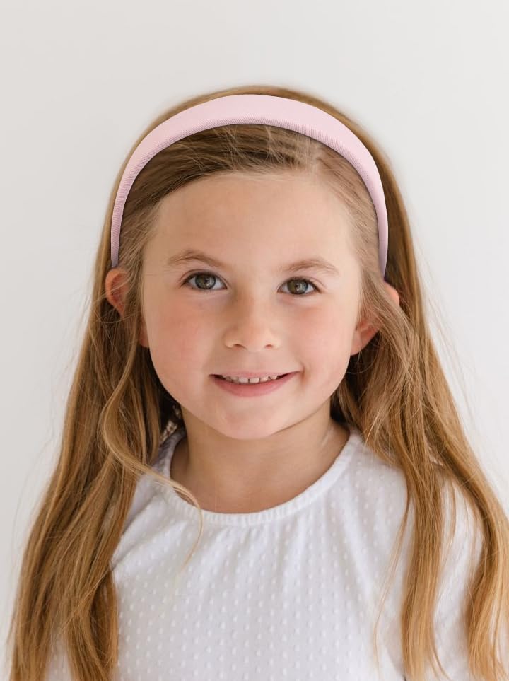Huachi headband in a bag with sunglasses, showing travel-ready convenience benefit