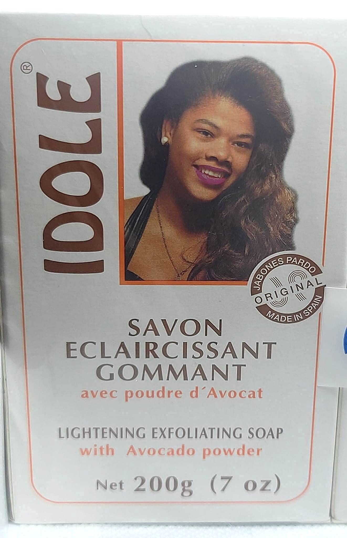 Idole soap lathered in hand demonstrating smooth cleansing and easy rinse